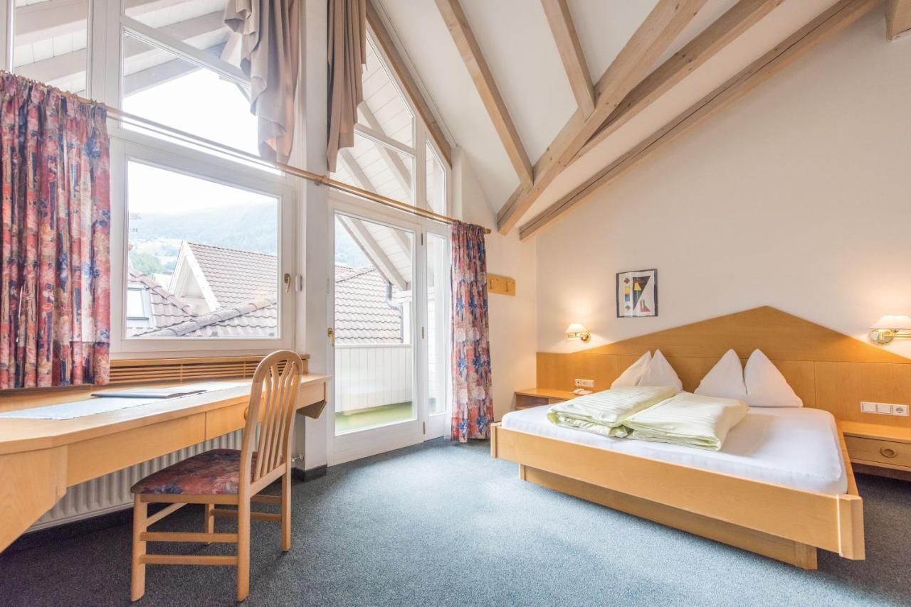 Hotel Fronza - Your Hike & Mountain Home Lutago Exterior photo